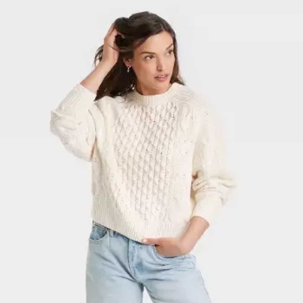 UNIVERSAL THREAD SWEATER SIZE SMALL
